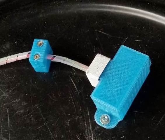 Der Sensor auf dem Deckel